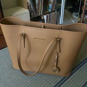 Michael kors tote